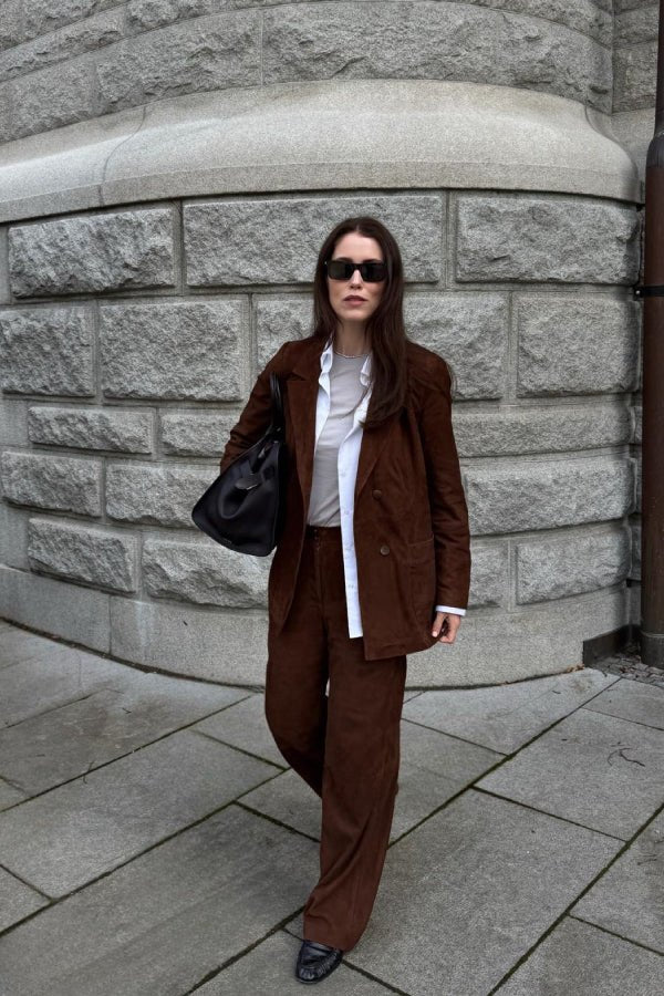 Lane Women’s Low - Waist Suede Leather Trousers - Milk Brown - Bigardini