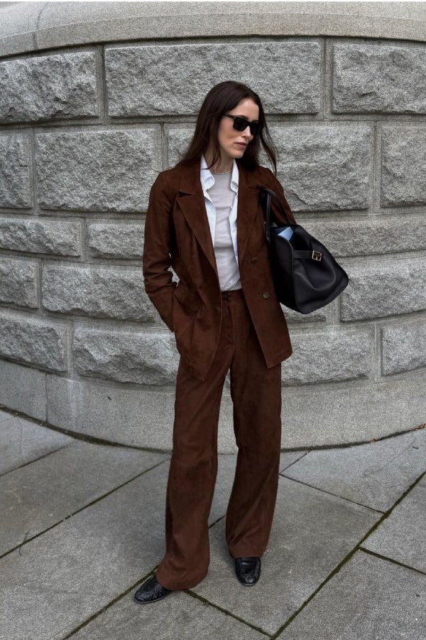 Lane Women’s Low - Waist Suede Leather Trousers - Milk Brown - Bigardini